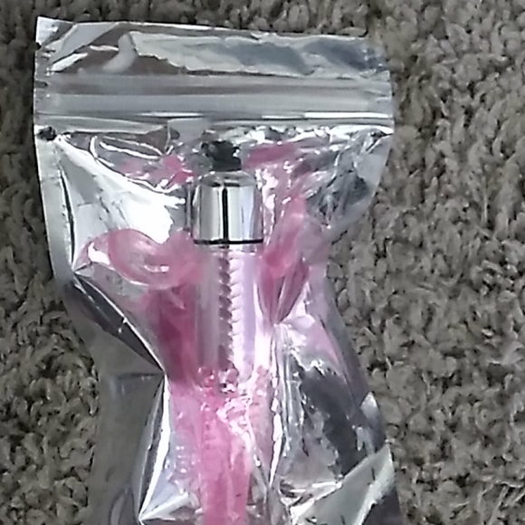 S and M - Picture 2 of 7